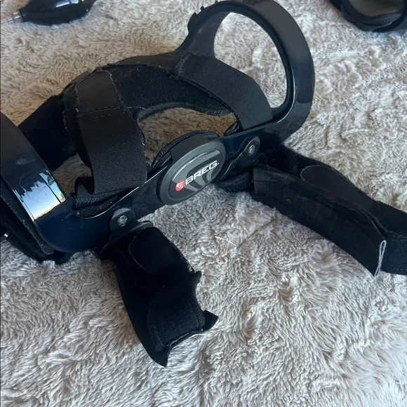 Breg Fusion Custom Right Knee Patellar Brace Air Tech Adjustable Black - Picture 3 of 4